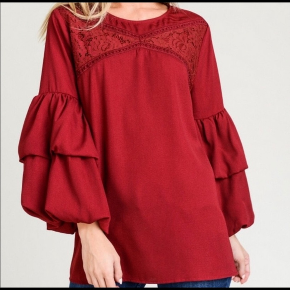 ⭐️NEW⭐️Red Long Bubble Sleeve Top With Lace Detail